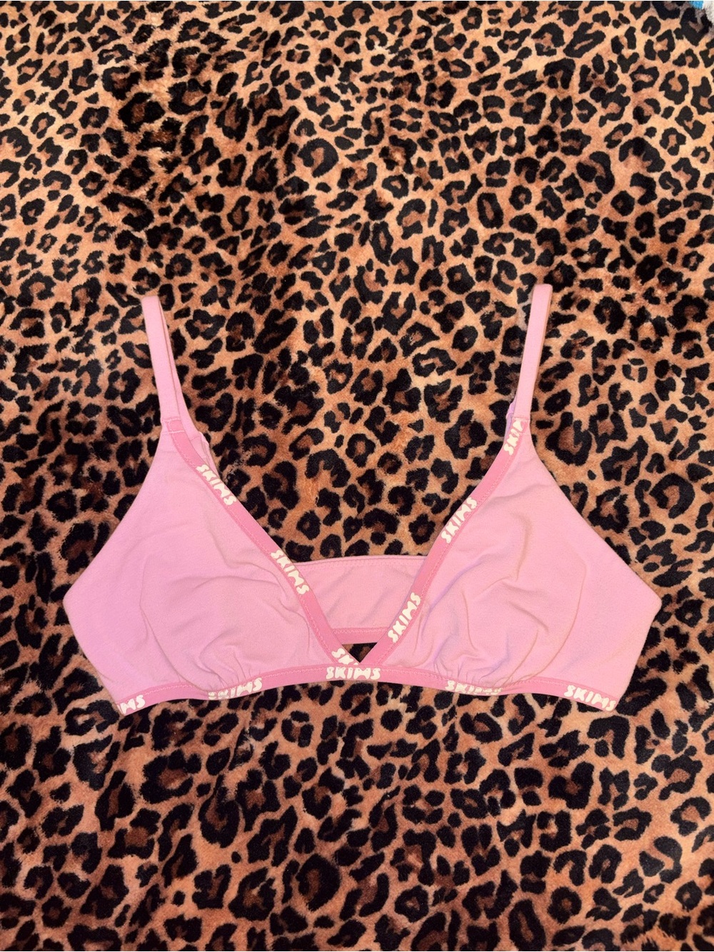 SKIMS Pink Wireless Bralette with Logo Band size m